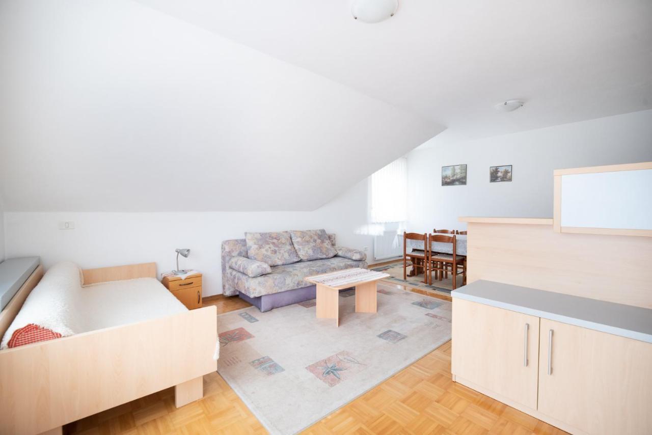 Apartmaji Trentelj 布莱德 外观 照片