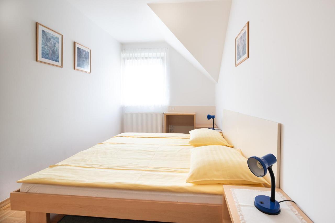 Apartmaji Trentelj 布莱德 外观 照片