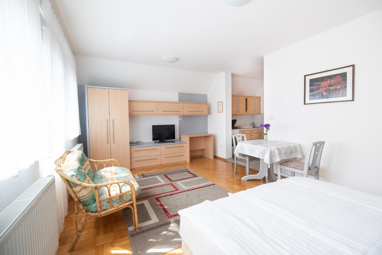 Apartmaji Trentelj 布莱德 外观 照片